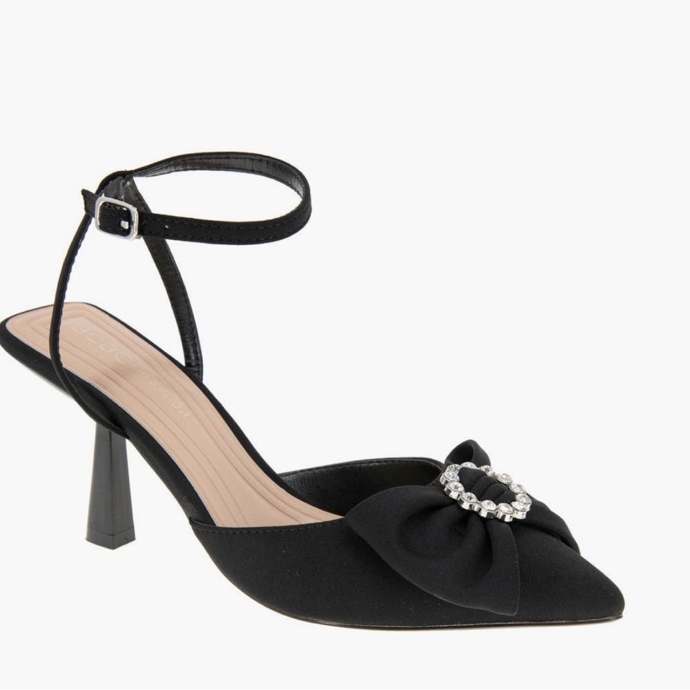 BCBG Pump